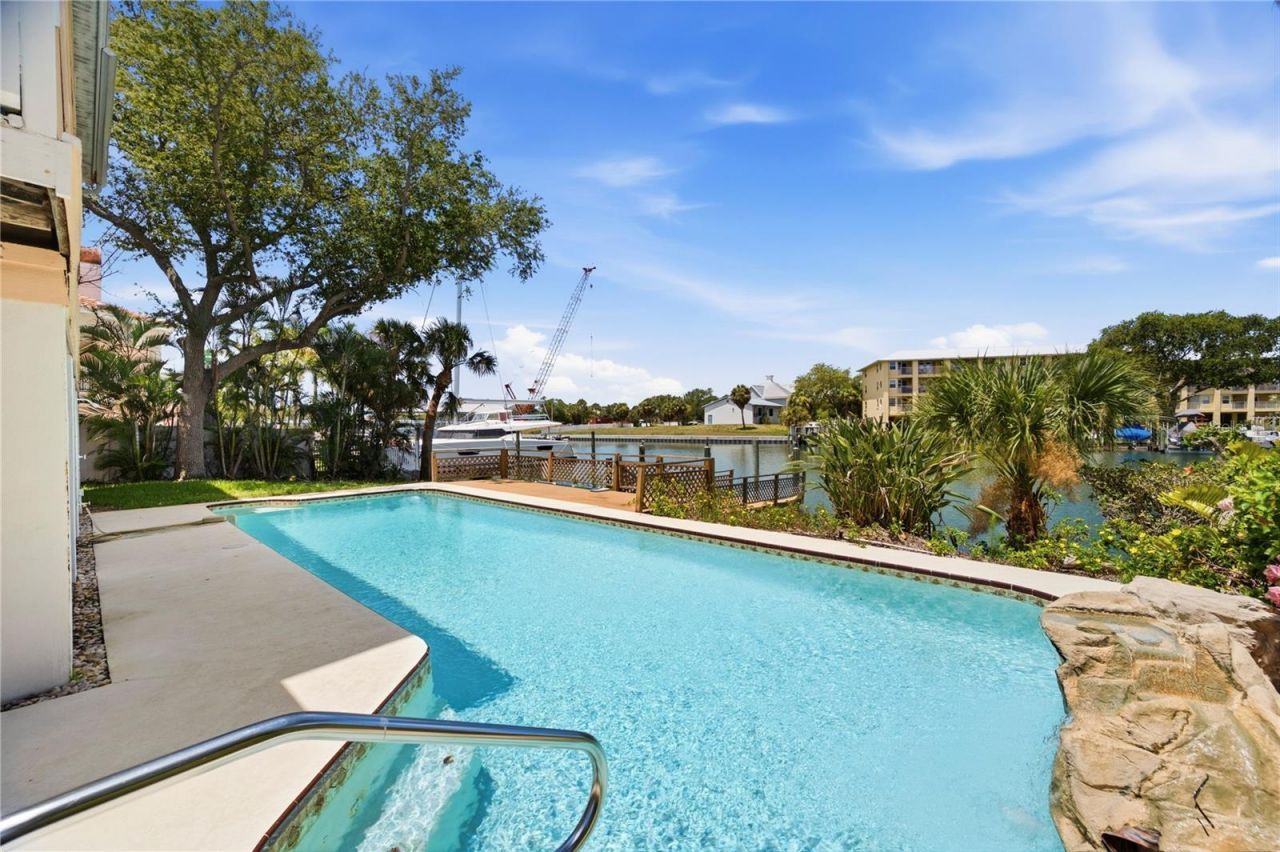 1136 3rd Avenue S, Tierra Verde, FL 33715 Photo