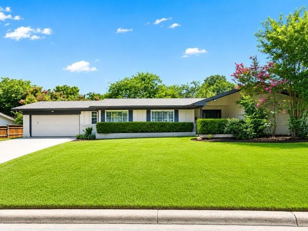 4348 Selkirk Drive W, Fort Worth, TX 76109