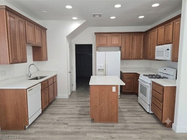 8237 Brilliant Pompon Place, Las Vegas, NV 89166