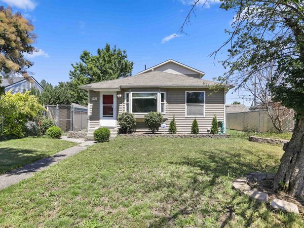 923 E Nebraska Ave, Spokane, WA 99208