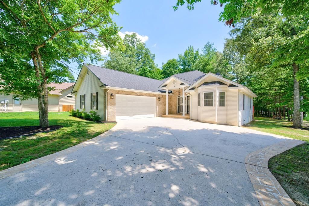 35 Leaf Circle, Crossville, TN 38558 Main Photo