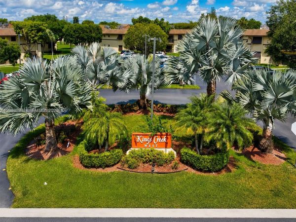 7935 SW 86th St, Unit 823, Miami, FL 33143