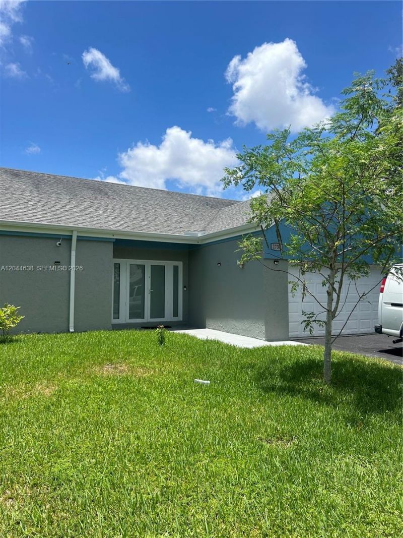 2730 Cypress Ave , Miramar, FL 33025 Photo