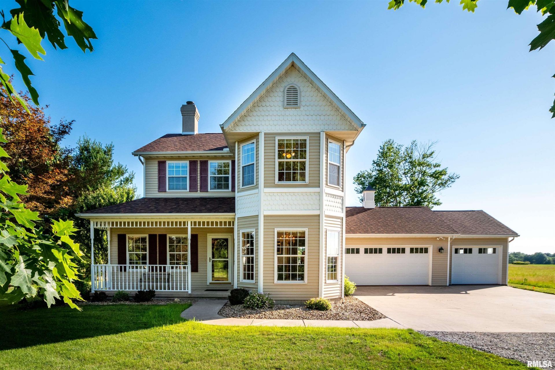 465 Townhall Road, Germantown Hills, IL 61548 Main Photo