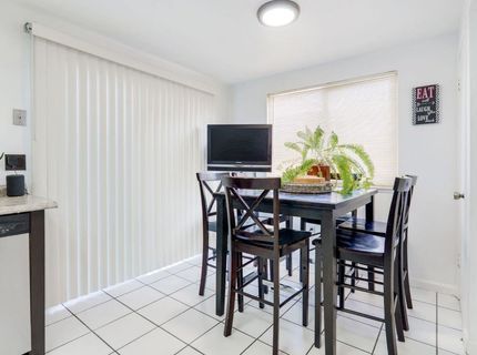 7570 Burgoyne Ln, Sacramento, CA 95823 Photo