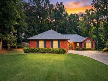 2035 Huntington Hill Trace, Buford, GA 30519