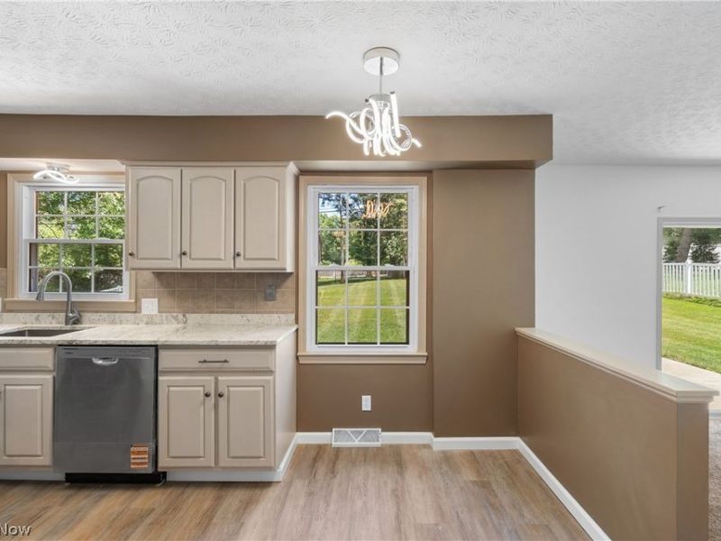 3865 Silver Wood Drive, Stow, OH 44224 Photo 4