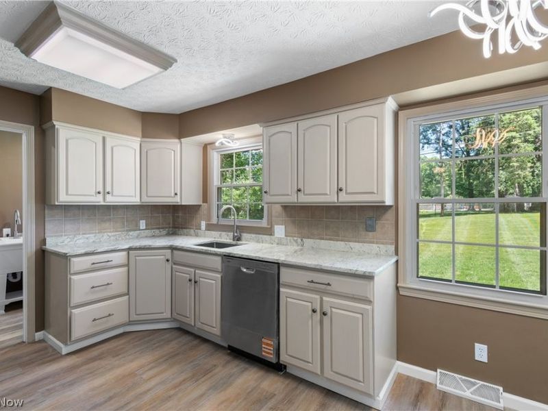 3865 Silver Wood Drive, Stow, OH 44224 Photo 5