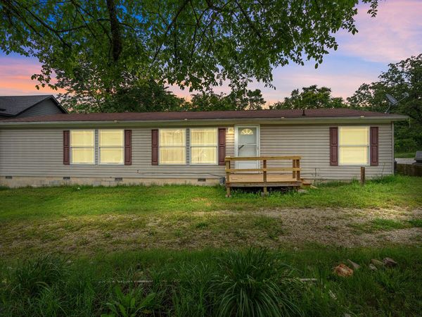 4161 Oakwood Road , Merriam Woods, MO 65740