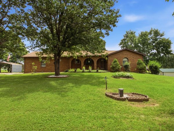 10349 Private Road 8825 , West Plains, MO 65775