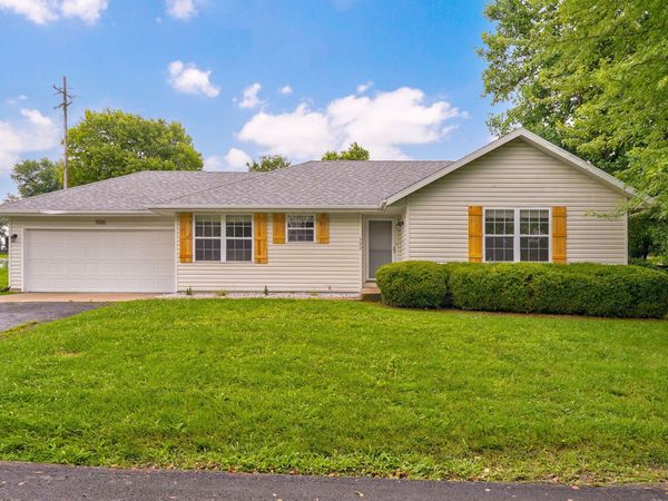 500 Johnson Avenue , Sparta, MO 65753