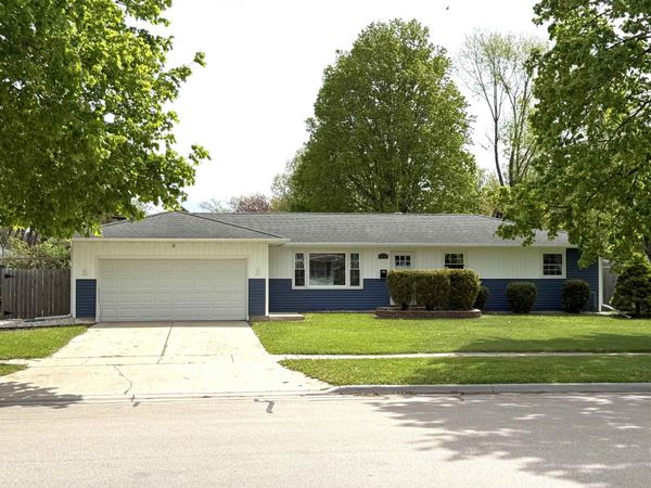 1614 N Sumac Drive, Janesville, WI 53545