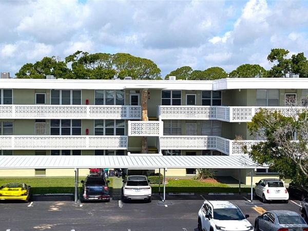 4890 BAY ST NE , Unit 324, ST PETERSBURG, FL 33703