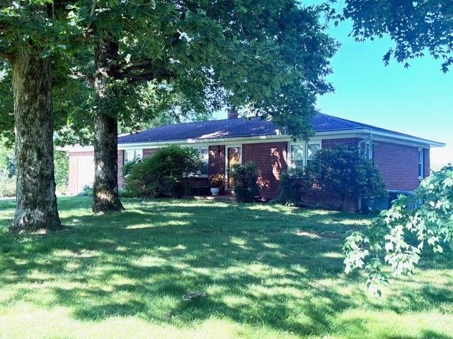 815 Gamaliel Rd , Red Boiling Springs, TN 37150 Main Photo
