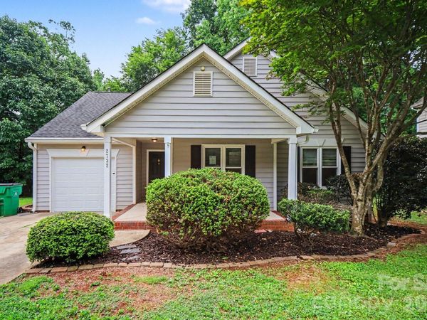2732 Black Walnut Lane , Charlotte, NC 28262