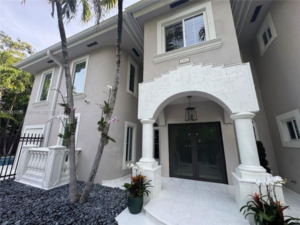 3185 Washington St , Miami, FL 33133