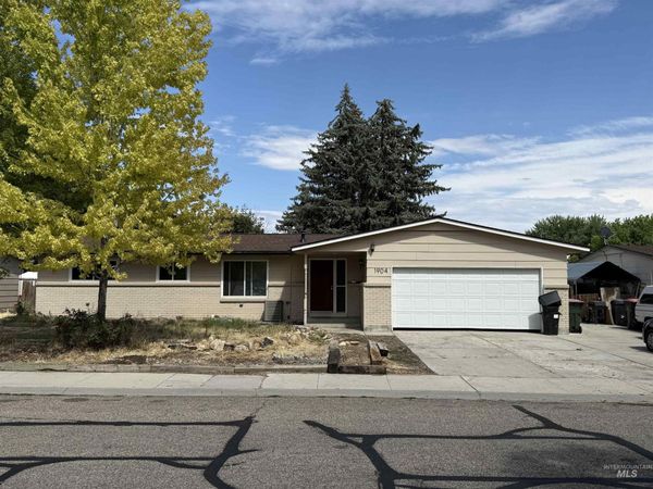 1904 NW 8th St, Meridian, ID 83646