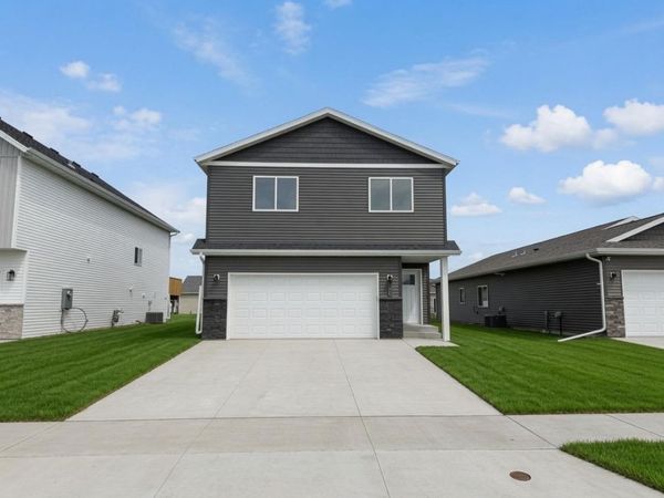 3734 33rd Street S, Moorhead, MN 56560