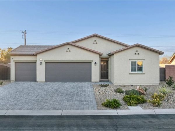 1700 S Outlaw Street , Pahrump, NV 89060