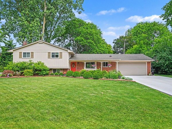 32450 Chesterbrook Street, Farmington Hills, MI 48334