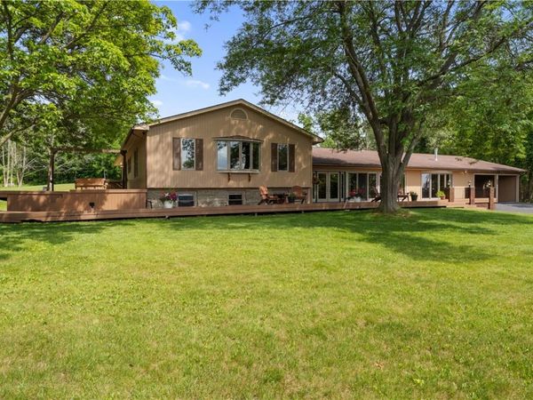 5223 E Lake Road, Livonia, NY 14487