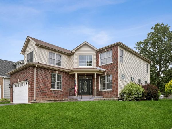 202 W Willow Street , Lombard, IL 60148