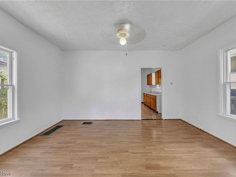 315 Plymouth Avenue, Girard, OH 44420 Photo 5
