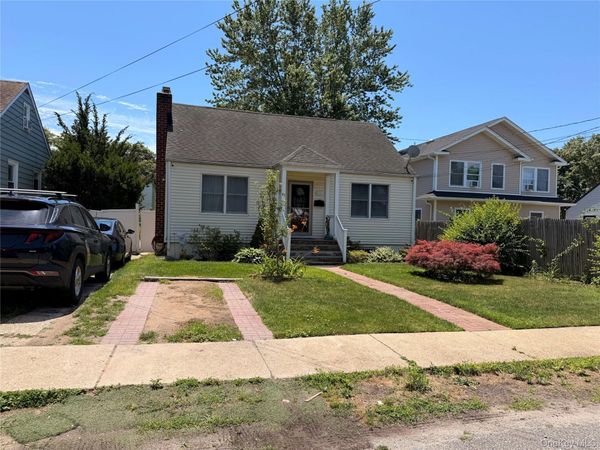 43 2nd Avenue , Central Islip, NY 11722