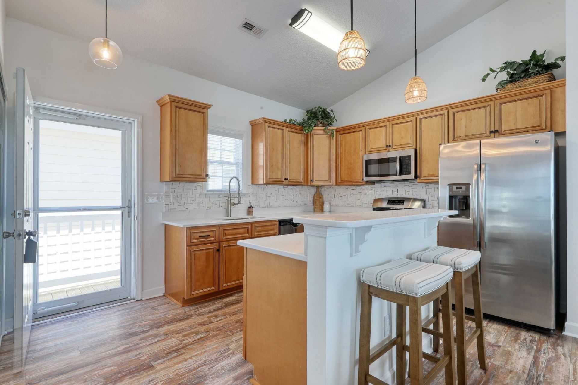 502 Castellar Ln. Photo 15