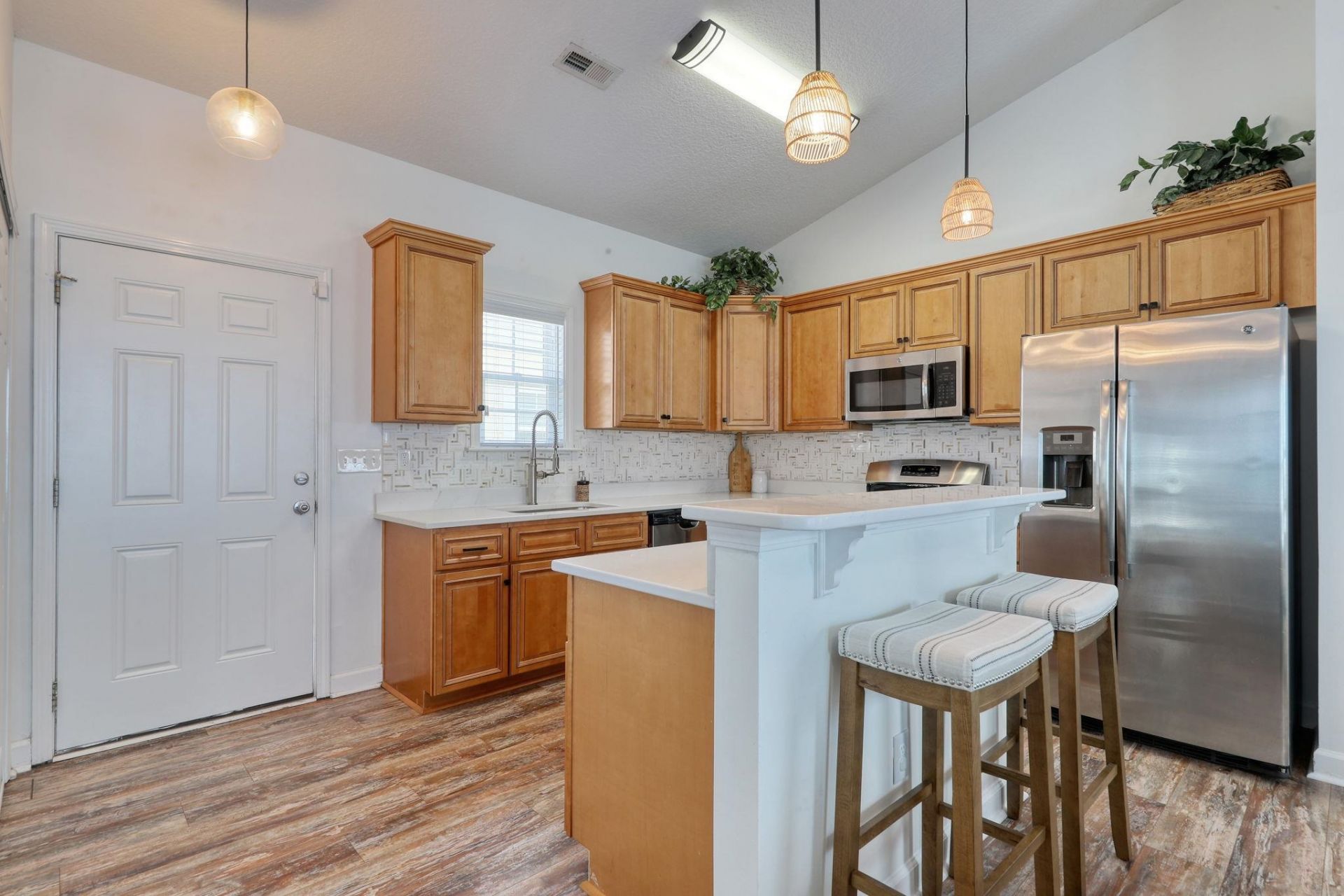 502 Castellar Ln. Photo 20
