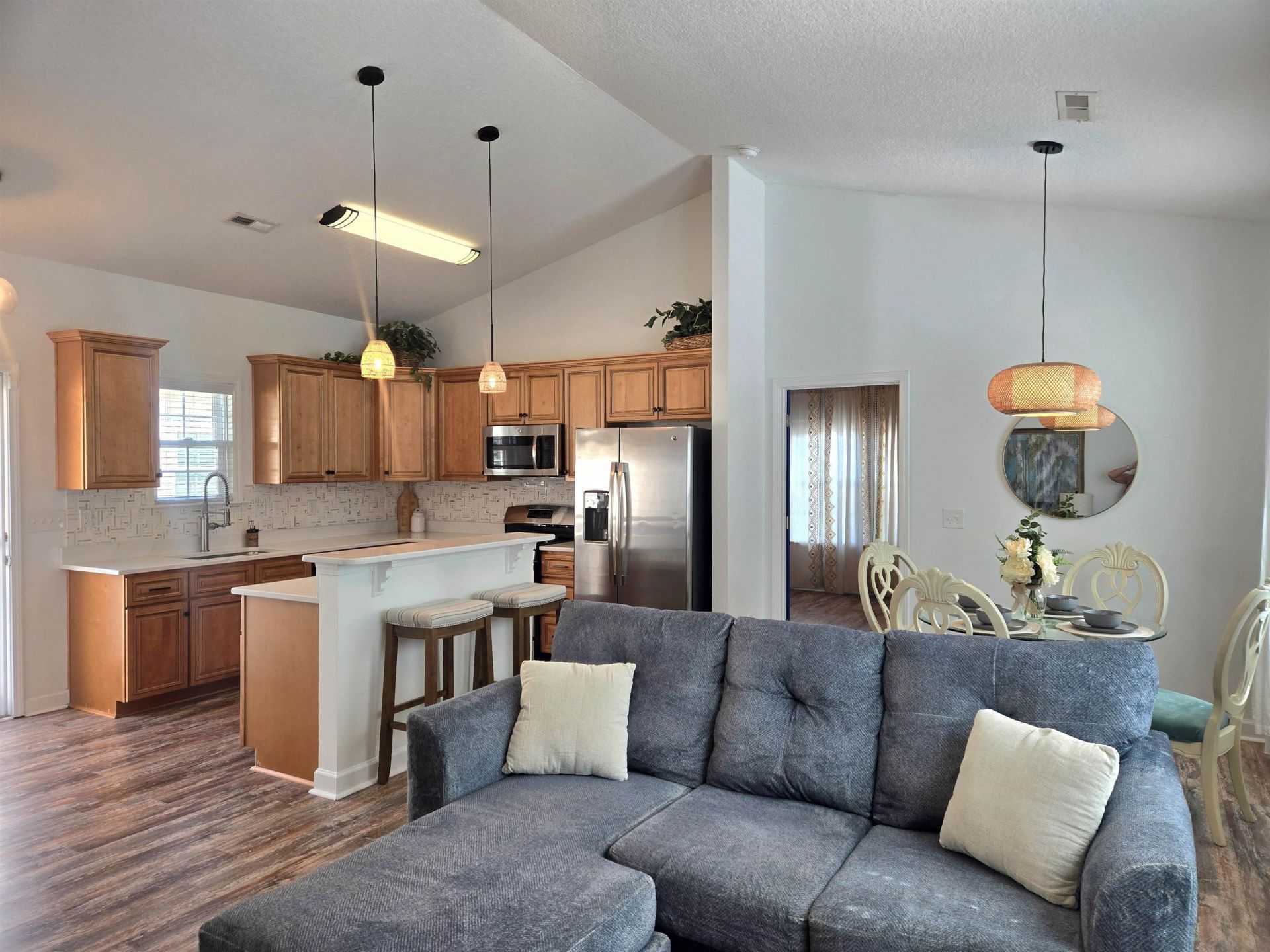 502 Castellar Ln. Photo 32
