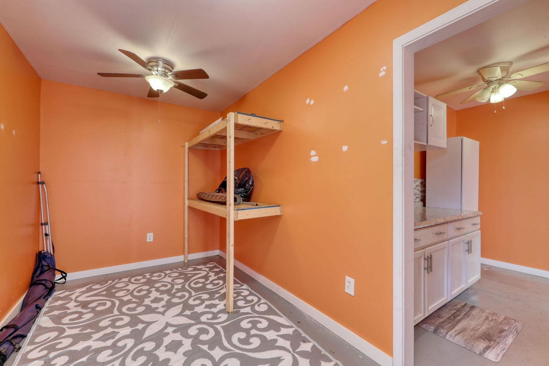 502 Castellar Ln. Photo 9