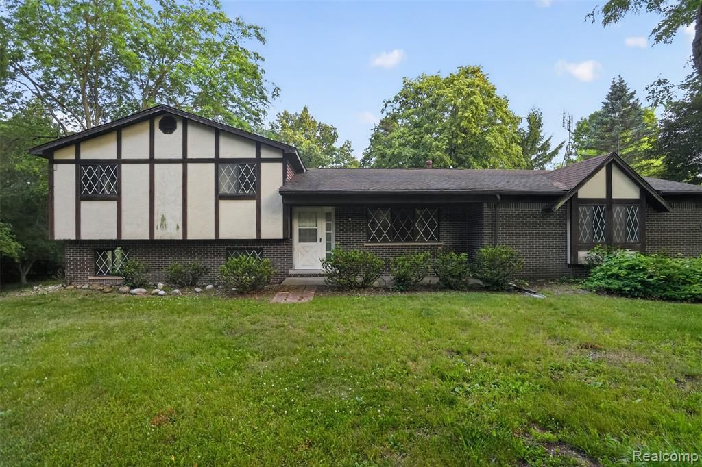 16955 English Road, Manchester, MI 48158 Main Photo