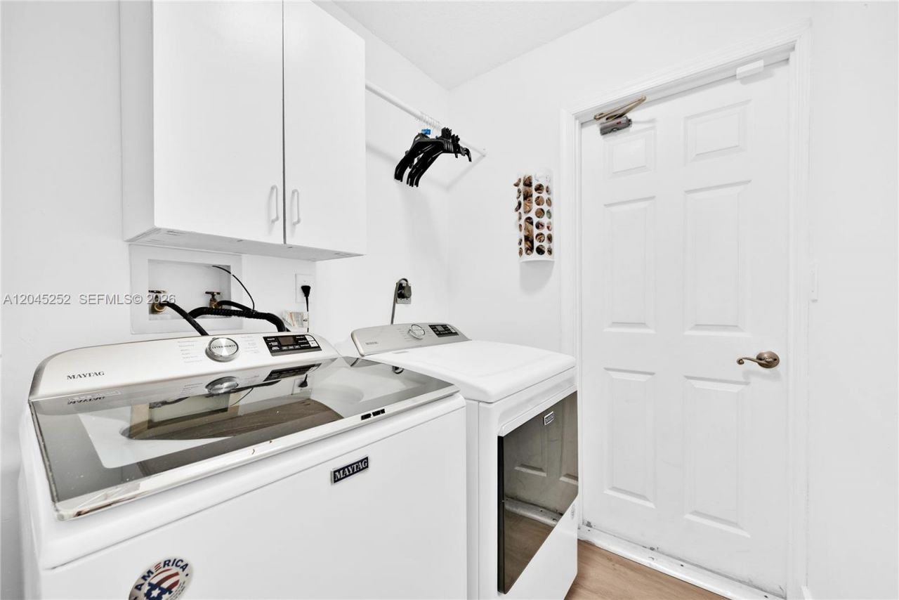 18910 NW 10th Ter, Pembroke Pines, FL 33029 Photo