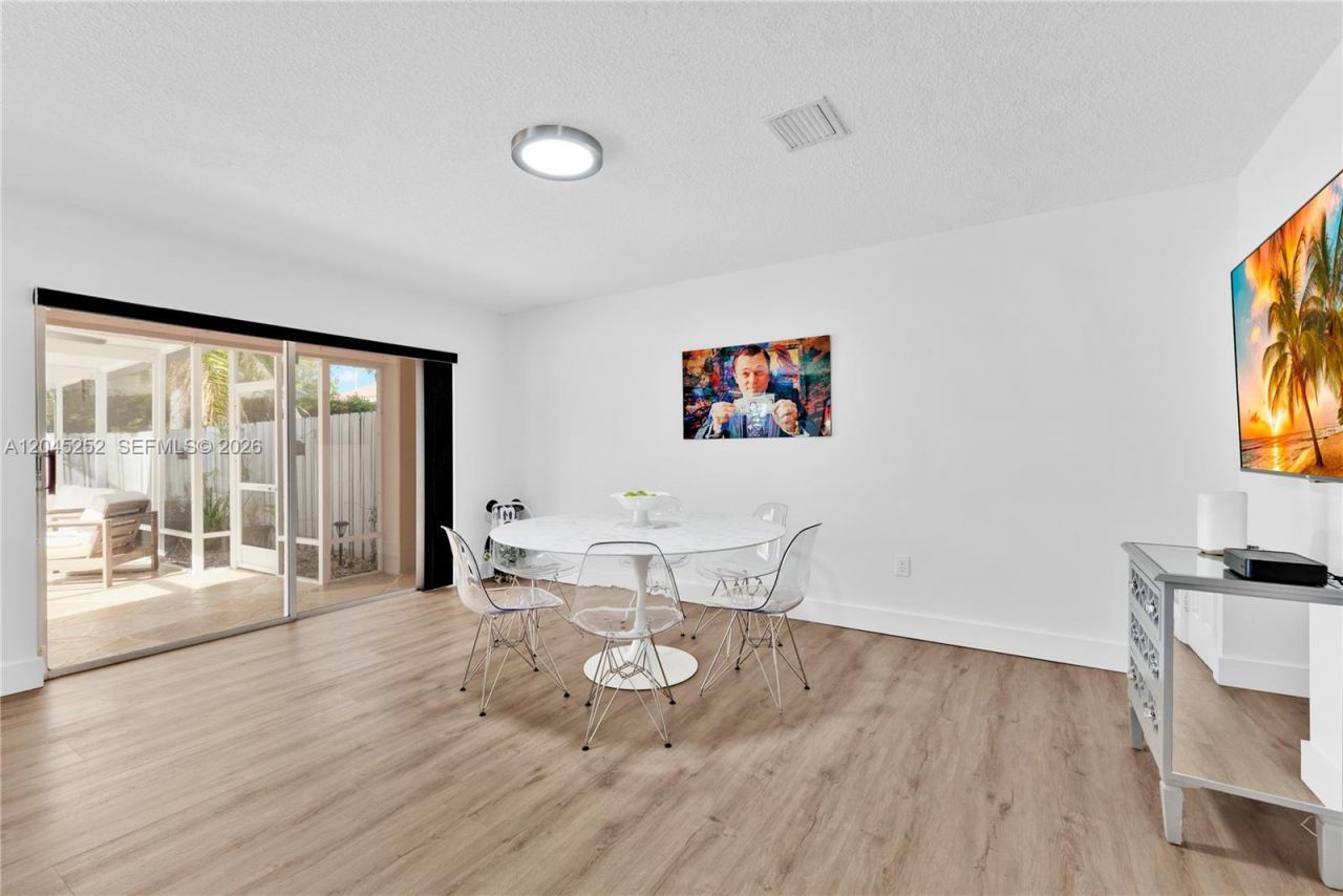 18910 NW 10th Ter, Pembroke Pines, FL 33029 Photo