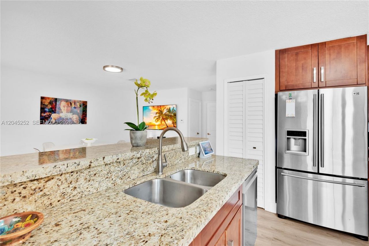 18910 NW 10th Ter, Pembroke Pines, FL 33029 Photo