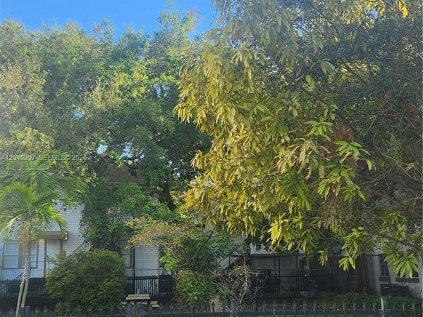 412 NW 4th St , Miami, FL 33130