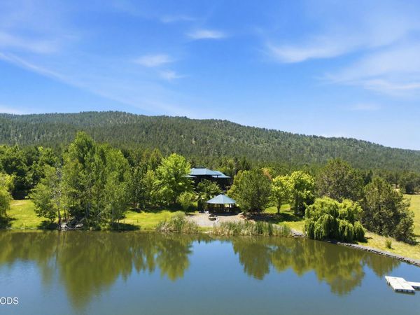 24624 Schaupp Road, Klamath Falls, OR 97603