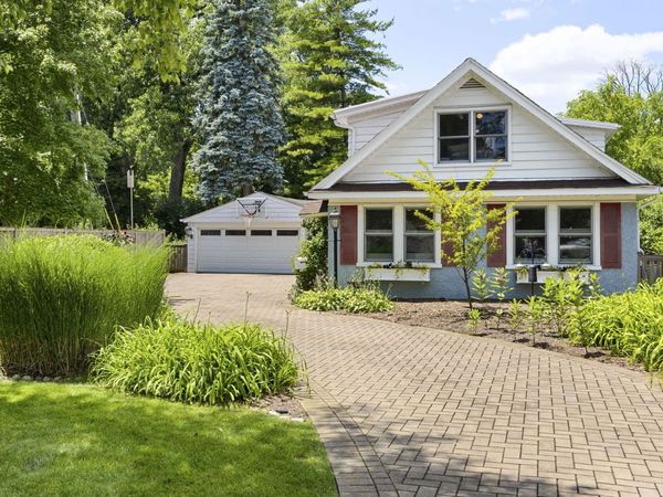 740 N Brainard Avenue , La Grange Park, IL 60526