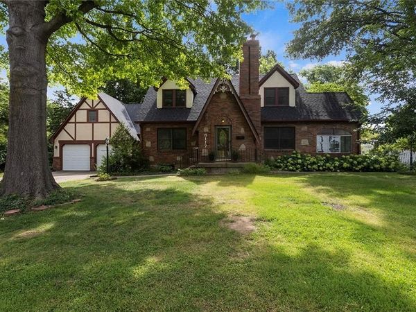 8117 Craig Street, Overland Park, KS 66204