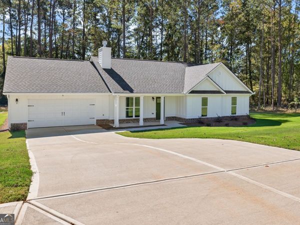 416 Seashell Court, Unit 16, Statham, GA 30666