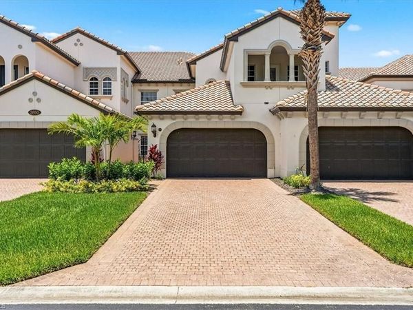 3695 Montreux LN, Unit 202, NAPLES, FL 34114