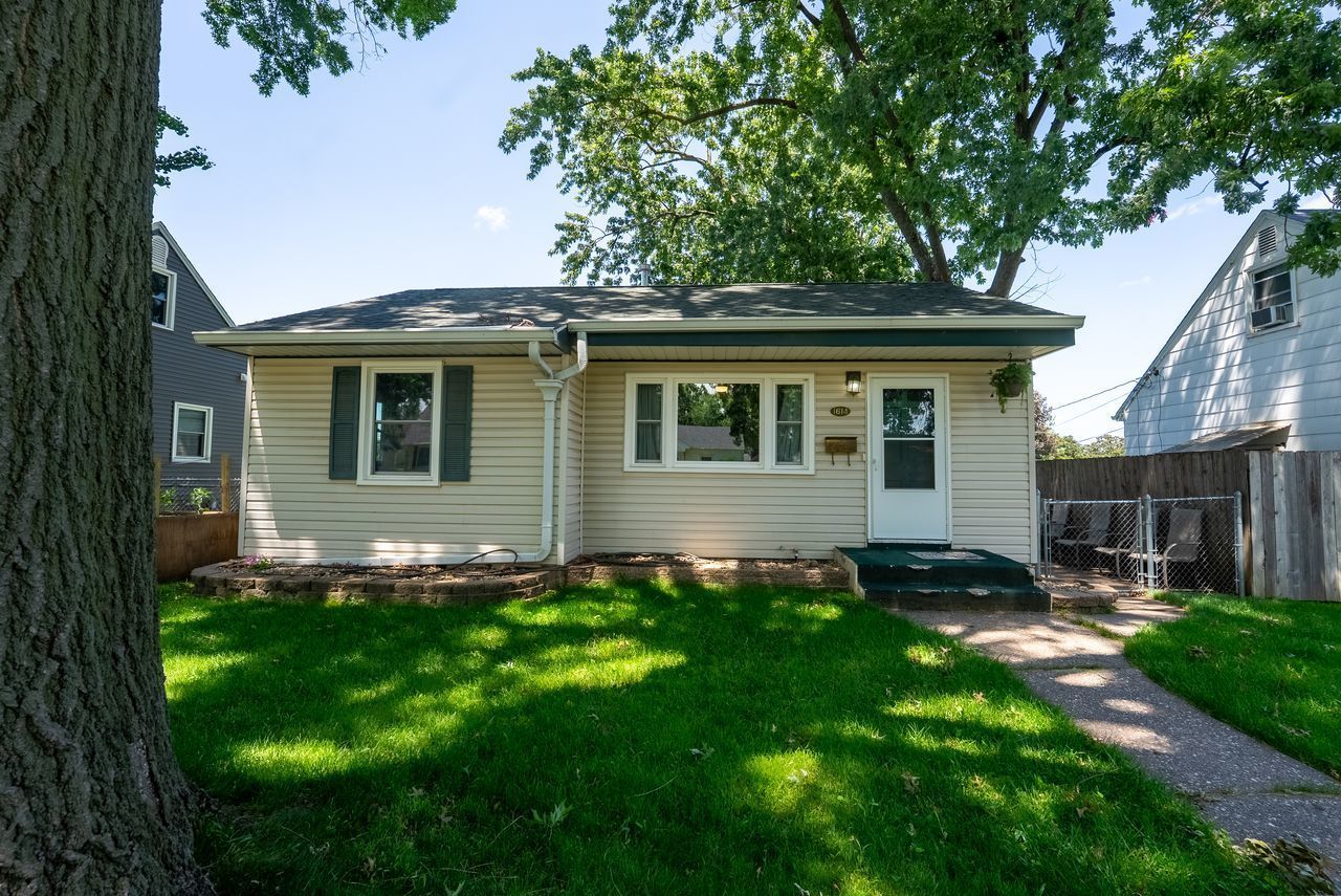 1614 W Hayes Street , Davenport, IA 52804 Main Photo