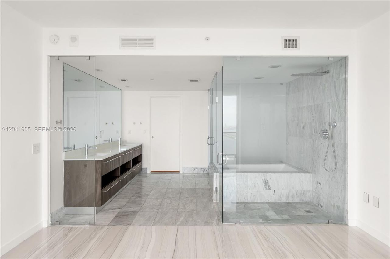 3131 NE 7th Ave , Unit 4102, Miami, FL 33137 Photo