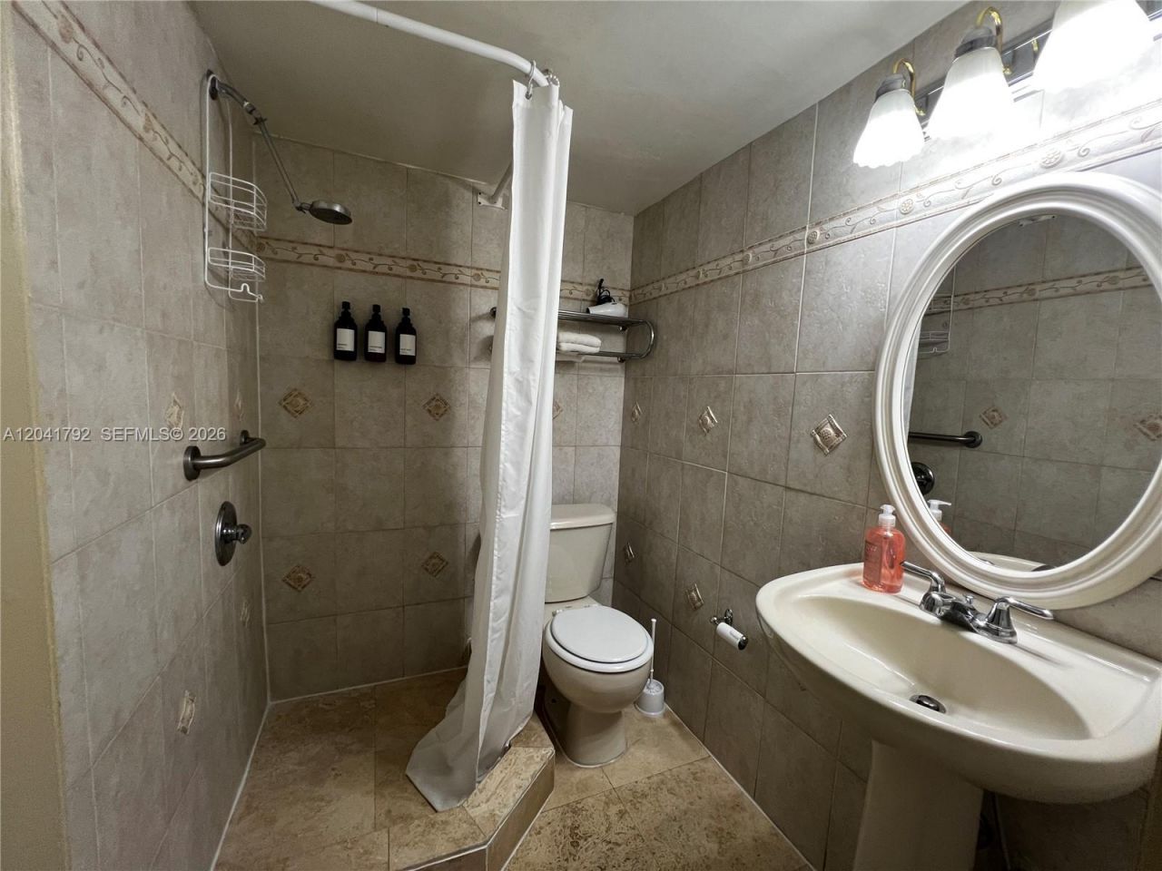 5445 Collins Ave, Unit L3, Miami Beach, FL 33140 Photo