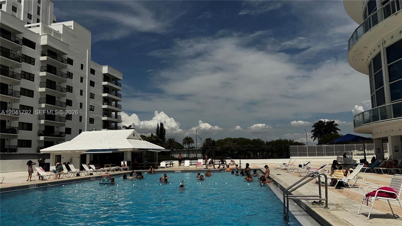 5445 Collins Ave, Unit L3, Miami Beach, FL 33140 Photo