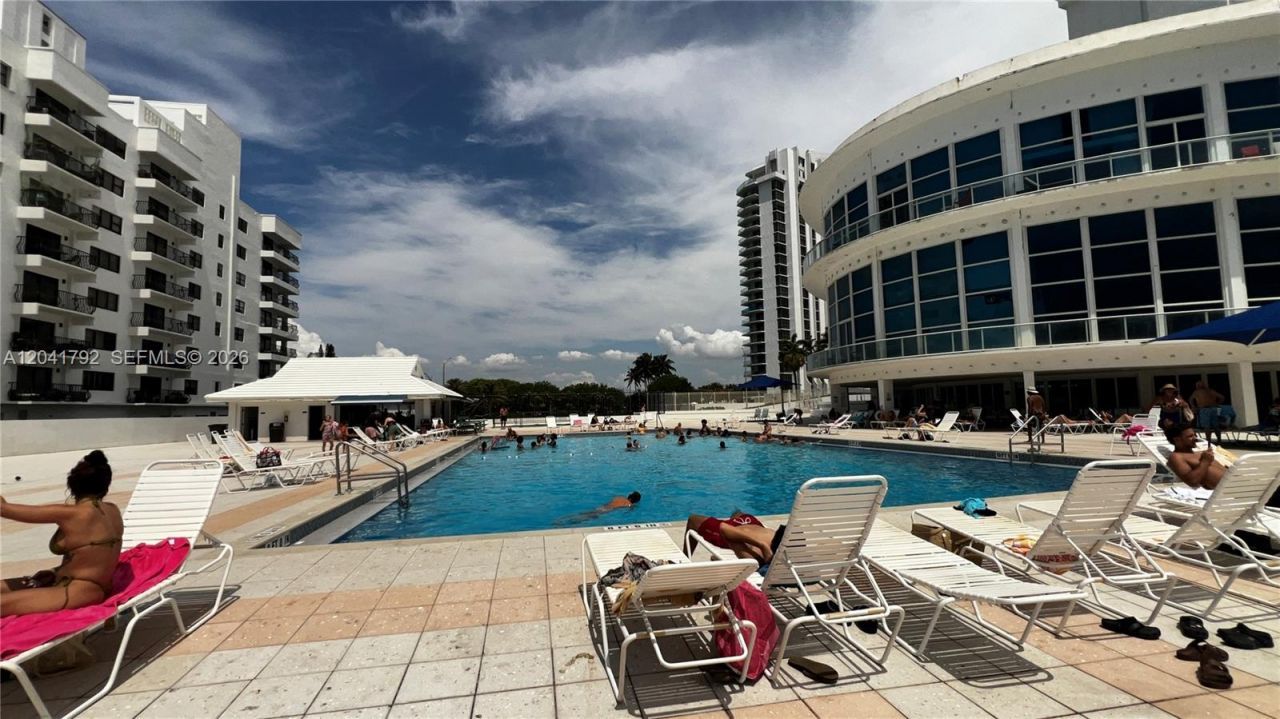 5445 Collins Ave, Unit L3, Miami Beach, FL 33140 Photo