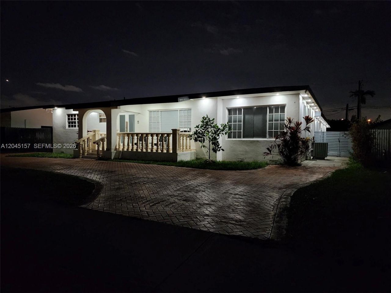 8240 SW 38th St, Miami, FL 33155 Photo