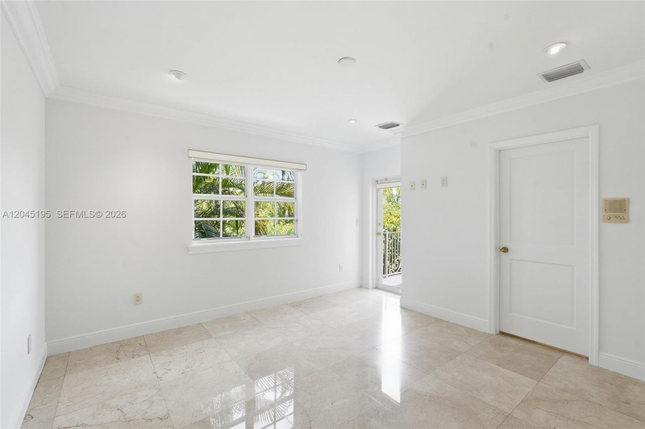 592 Fernwood Rd , Unit B, Key Biscayne, FL 33149 Photo