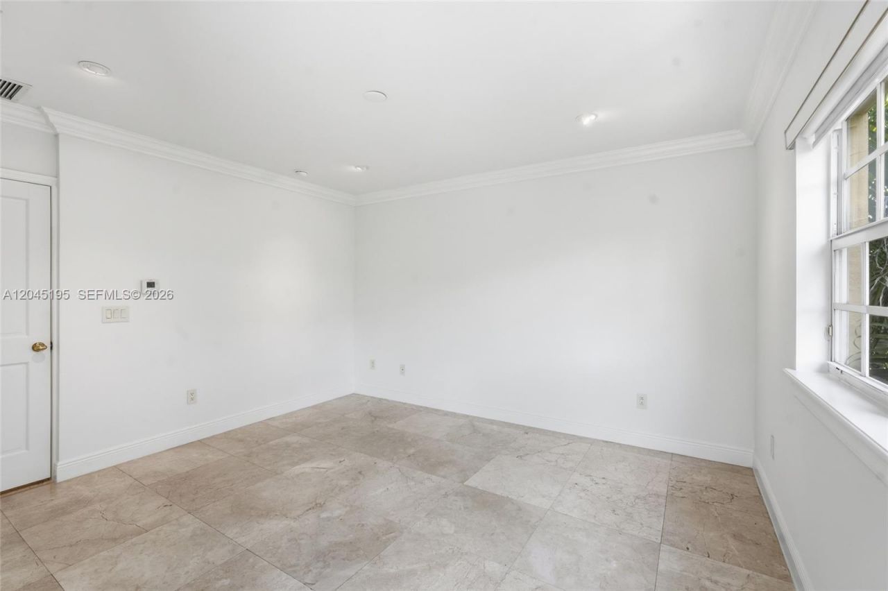 592 Fernwood Rd , Unit B, Key Biscayne, FL 33149 Photo